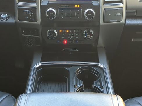 Certified 2020 Ford F450 Platinum w/ FX4 Off-Road Package image 17