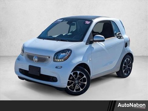 Used 2016 smart fortwo pure image 1