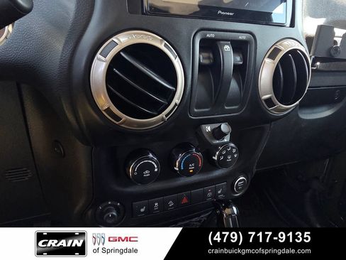 Used 2016 Jeep Wrangler Sahara AWD/4WD image 19