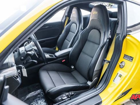 Used 2018 Porsche 911 Carrera T image 5