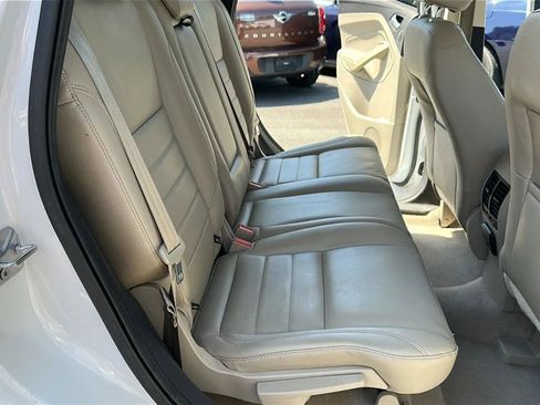 Used 2015 Ford Escape SE w/ Equipment Group 201A FWD image 28