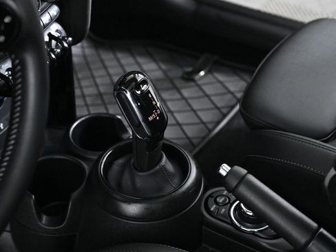 Certified 2024 MINI Cooper S image 19