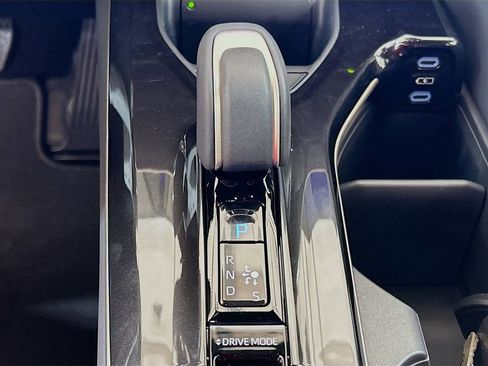 New 2025 Toyota Crown Signia Limited image 16