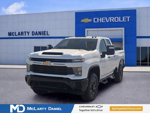 Certified 2025 Chevrolet Silverado 2500 Custom w/ Custom Value Package AWD/4WD image 2