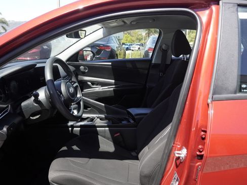 Used 2024 Hyundai Elantra SEL FWD image 22