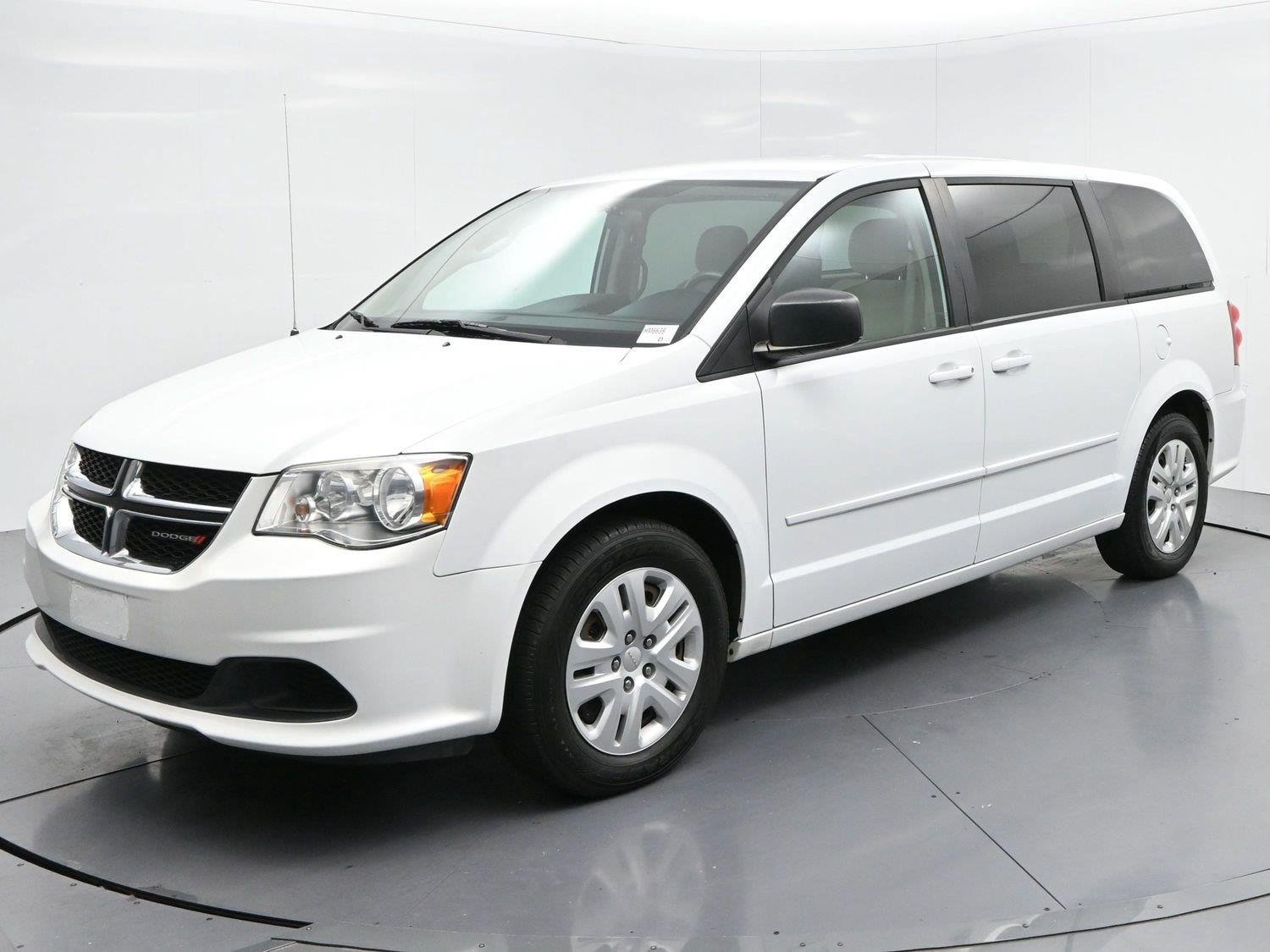 Used 2017 Dodge Grand Caravan SE FWD image 3