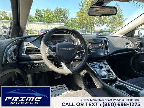 Used 2015 Chrysler 200 Limited image 17