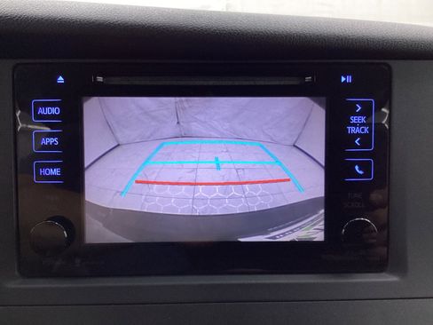 Used 2015 Toyota Sienna LE AWD/4WD image 33