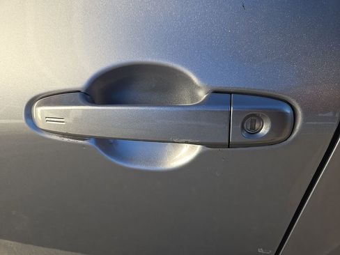 Used 2015 Toyota Camry XLE image 11