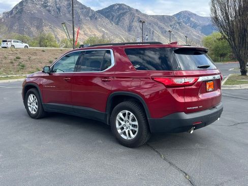 Used 2021 Chevrolet Traverse LT image 14