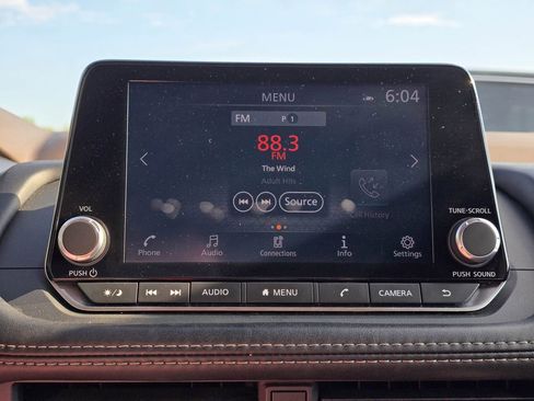 Used 2023 Nissan Rogue SV image 14