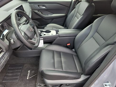 Used 2026 Nissan Rogue Dark Armor FWD image 9