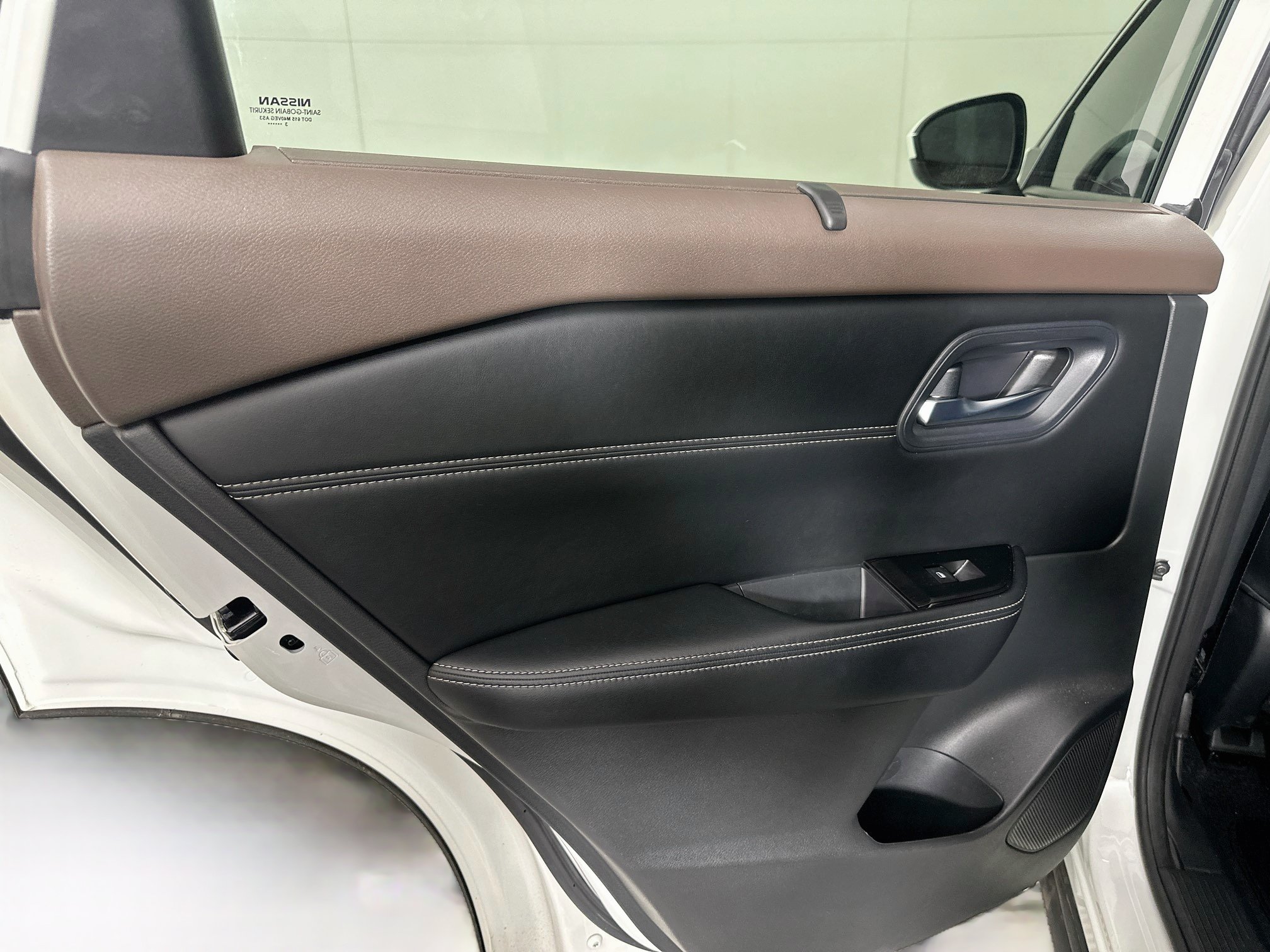 Used 2023 Nissan Rogue SV w/ SV Premium B Package FWD image 26