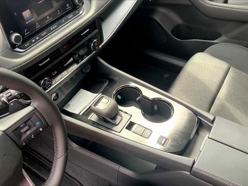 New 2026 Nissan Rogue SV image 7