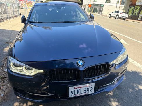 Used 2018 BMW 330i Sedan w/ Convenience Package RWD image 3