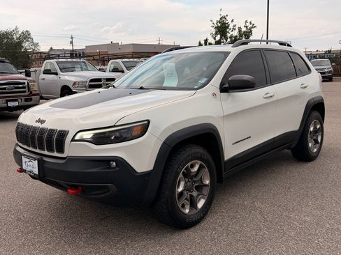 Used 2019 Jeep Cherokee Trailhawk AWD/4WD image 2