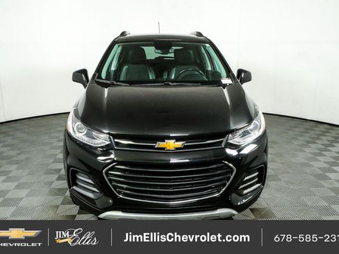 Certified 2020 Chevrolet Trax LT w/ LT Convenience Package AWD/4WD image 24