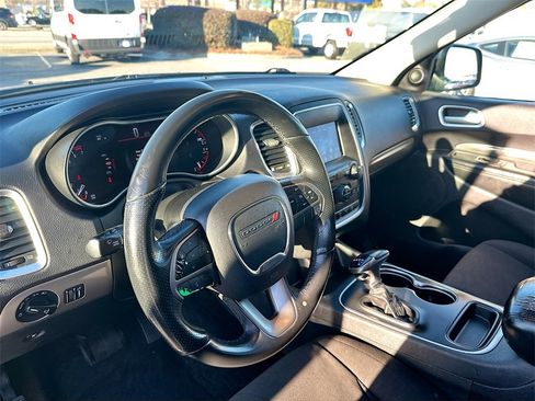 Used 2019 Dodge Durango SXT w/ 3rd Row Seating Group image 10