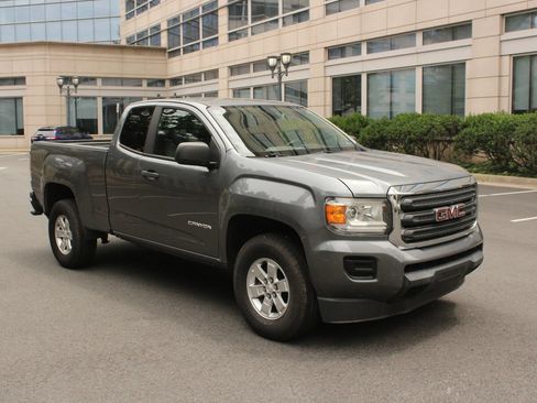 Used 2019 GMC Canyon W/T w/ Convenience Package RWD image 1