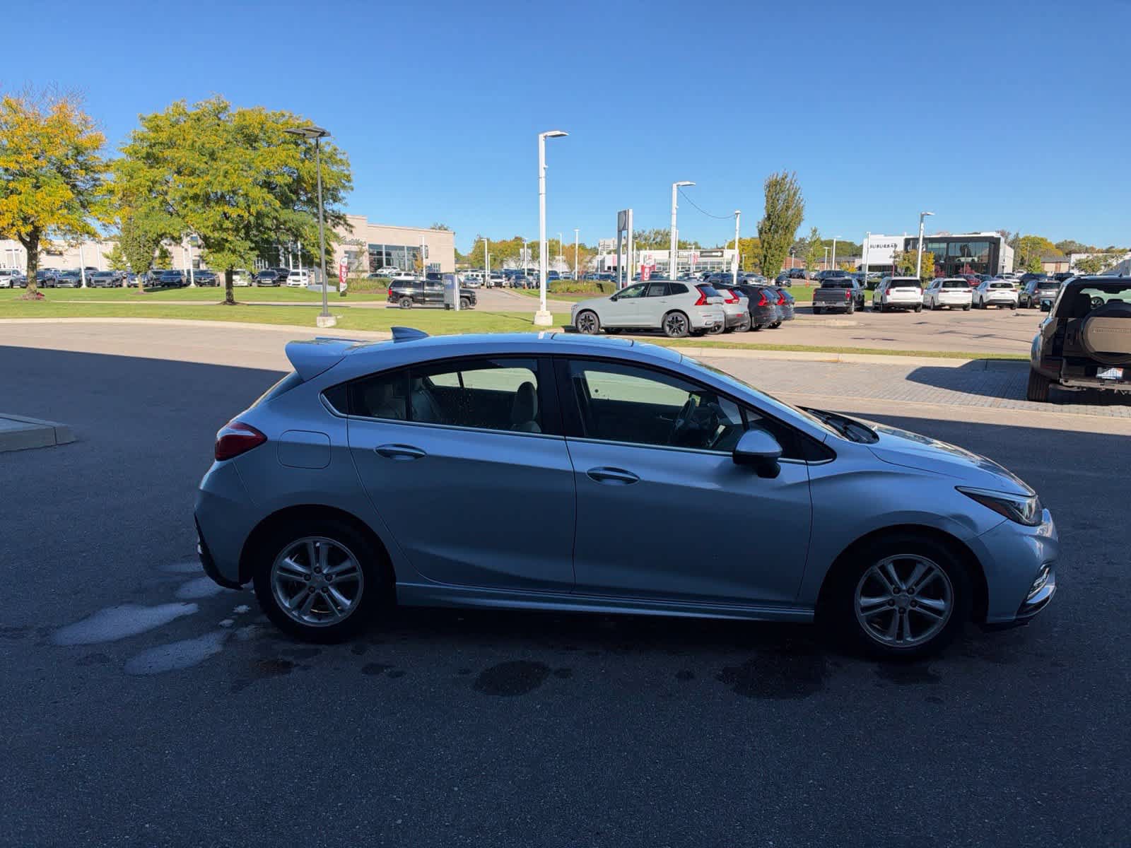 Used 2017 Chevrolet Cruze LT w/ Sun And Sound Package FWD image 6