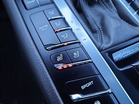 Used 2017 Porsche Macan image 19