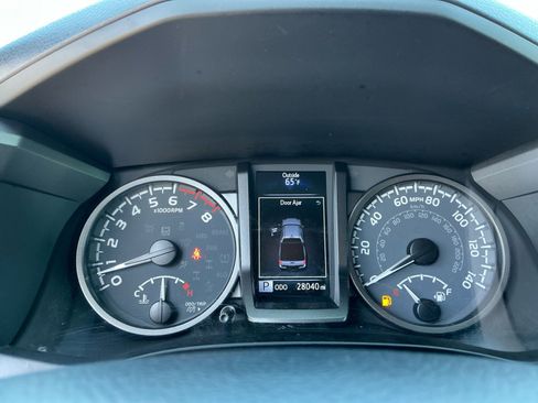 Certified 2023 Toyota Tacoma TRD Off-Road image 10