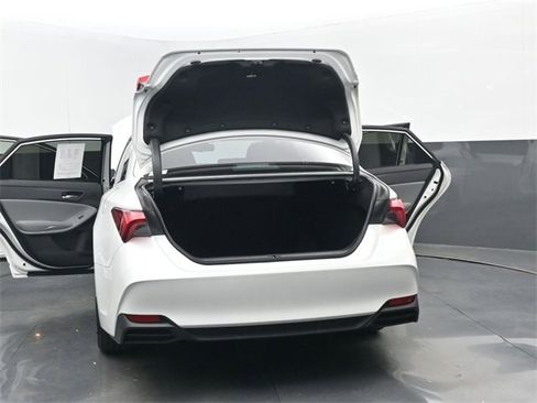 Used 2021 Toyota Avalon XLE image 38