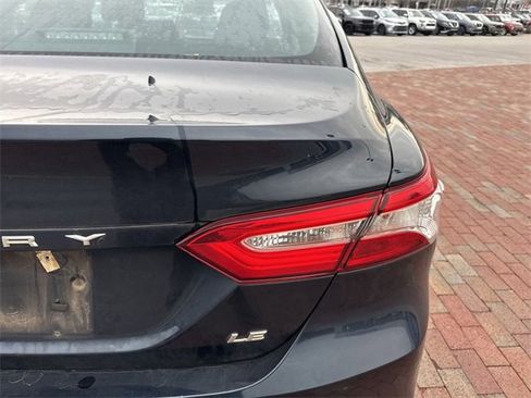 Used 2020 Toyota Camry LE image 11