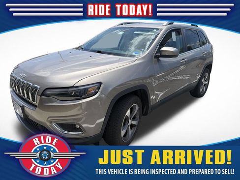 Used 2019 Jeep Cherokee Limited w/ Luxury Group AWD/4WD image 1