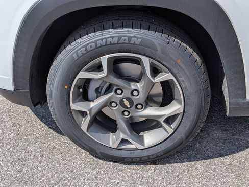 Used 2024 Chevrolet Trax LT w/ Driver Confidence Package image 11