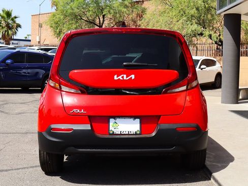 Used 2022 Kia Soul LX w/ Technology Package FWD image 11