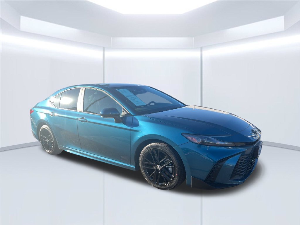 Used 2025 Toyota Camry SE w/ Convenience Package FWD image 7