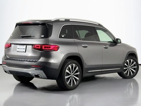 Used 2022 Mercedes-Benz GLB 250 w/ Premium Package Lite image 12