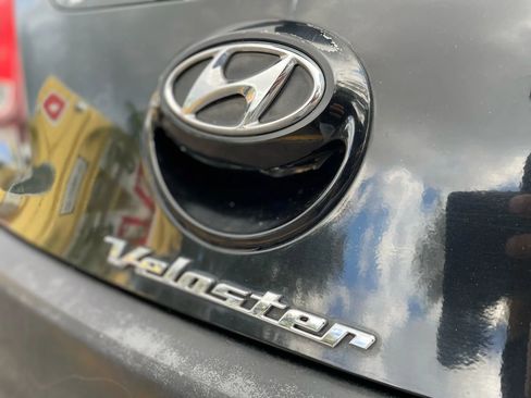 Used 2013 Hyundai Veloster Turbo image 13