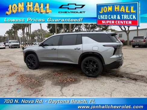 Used 2025 Chevrolet Traverse RS w/ LPO, Floor Liner Package image 6