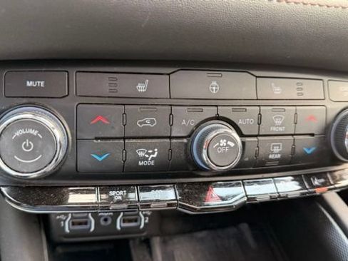 Used 2021 Dodge Durango R/T w/ Technology Group AWD/4WD image 23