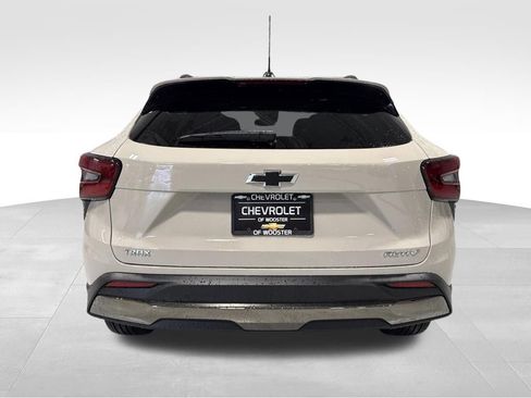 New 2026 Chevrolet Trax ACTIV w/ Sunroof Package FWD image 37
