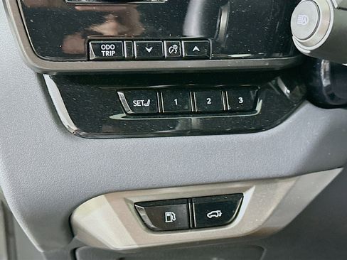 Used 2025 Lexus RX 350 Premium image 17