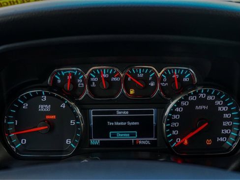 Used 2018 Chevrolet Silverado 1500 LT w/ All Star Edition image 16