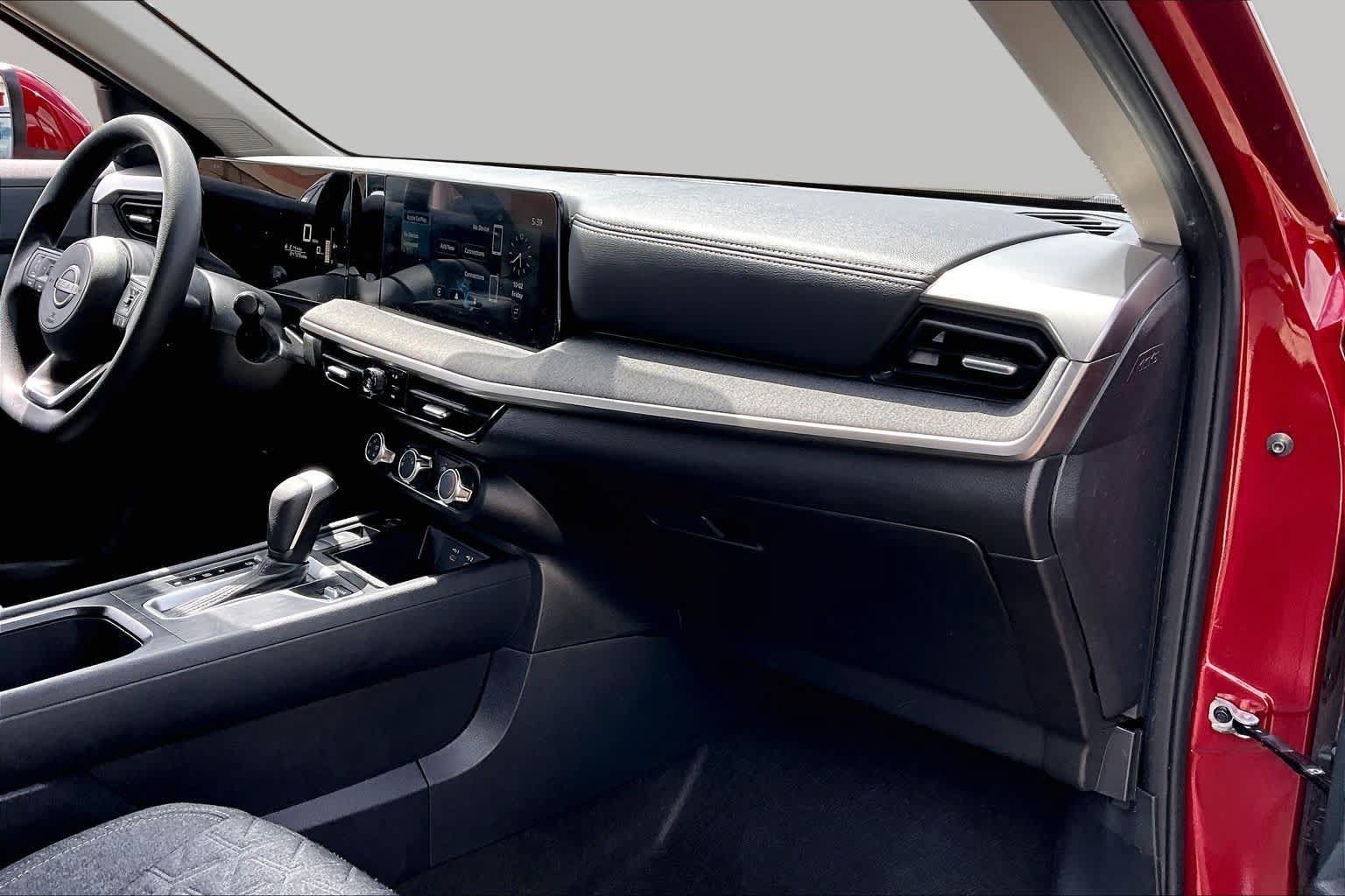 Certified 2025 Nissan Kicks SV FWD image 19