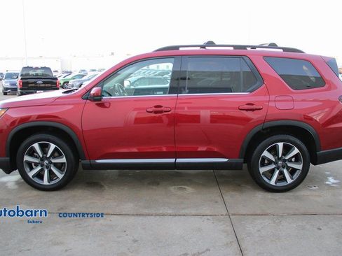 Used 2023 Honda Pilot Touring image 4