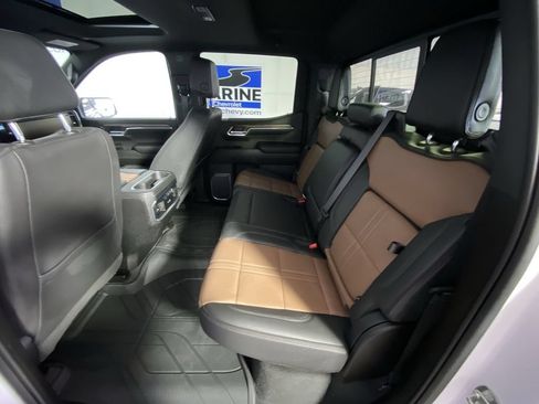 Used 2023 Chevrolet Silverado 1500 High Country w/ High Country Premium Package AWD/4WD image 32