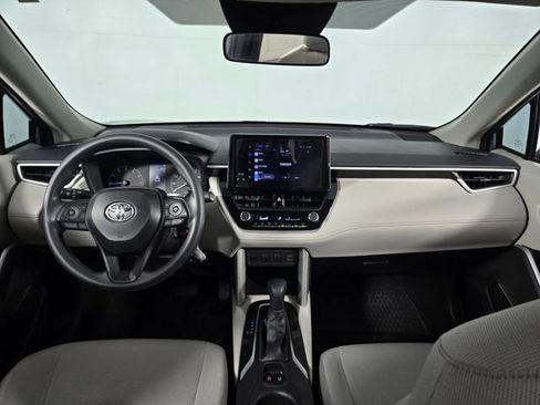 Used 2025 Toyota Corolla Cross L FWD image 26