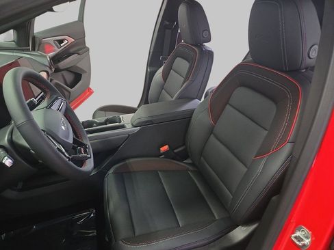 New 2025 Chevrolet Equinox EV RS w/ Convenience Package II FWD image 18