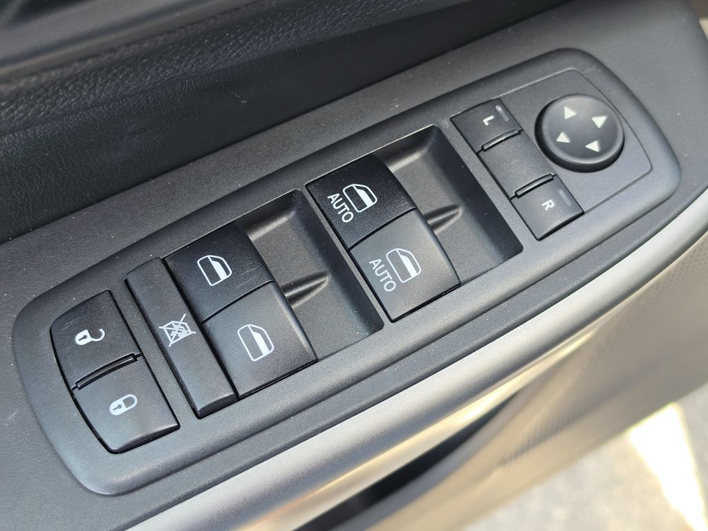 Certified 2019 Jeep Cherokee Limited FWD image 18