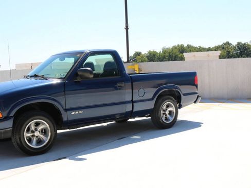 Used 2003 Chevrolet S10 Pickup LS RWD image 46