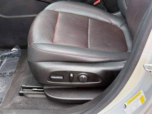Used 2021 Chevrolet Blazer RS w/ Enhanced Convenience Package FWD image 18