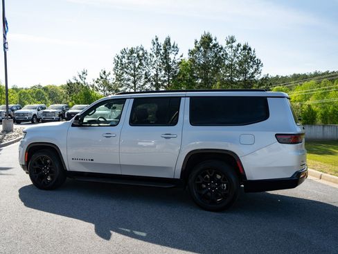 Used 2025 Jeep Wagoneer L Series II image 7