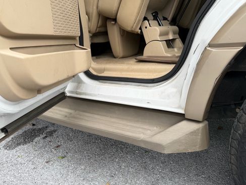 Used 2012 Ford Expedition XLT RWD image 12