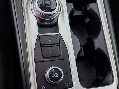 Used 2022 Ford Explorer XLT image 22